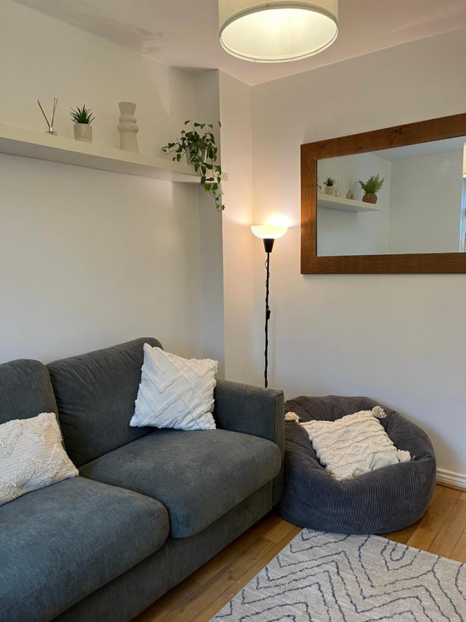 Apartment Homely 2 Story Cathedral *